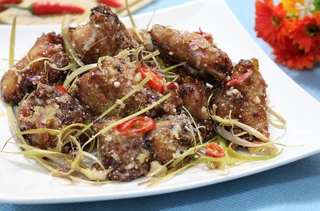 Cách làm sườn rang muối cho ông xã lai rai cuối tuần 4 mon suon rang muoi