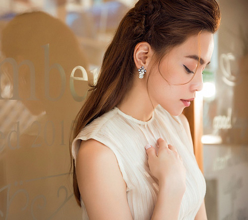Hà Hồ hát cho người yêu cũ liên tục suốt 17 tiếng 2 Hà Hồ hát cho người yêu cũ liên tục suốt 17 tiếng