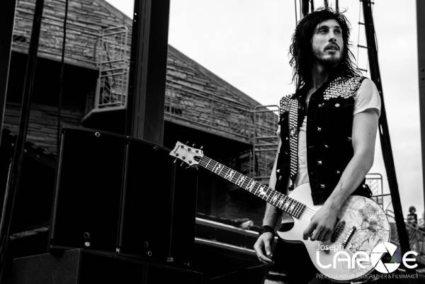 Điểm danh các rocker chơi đàn tay trái tài năng 6 Cameron Liddell