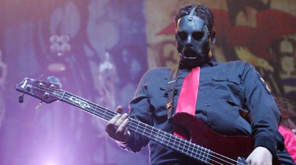 Điểm danh các rocker chơi đàn tay trái tài năng 8 Paul Gray