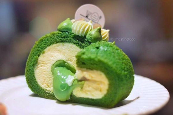 matcha roll cake 1