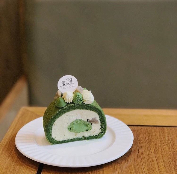 matcha roll cake