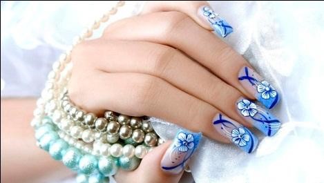 Nail lì hoa anh đào sắc sảo