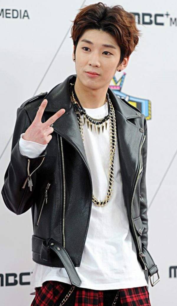Tranh luận gay gắt về sáng tác mang ca từ "cổ vũ cưỡng hiếp" của rapper Hàn 2 tranh luan gay gat ve sang tac mang ca tu co vu cuong hiep cua rapper han 1
