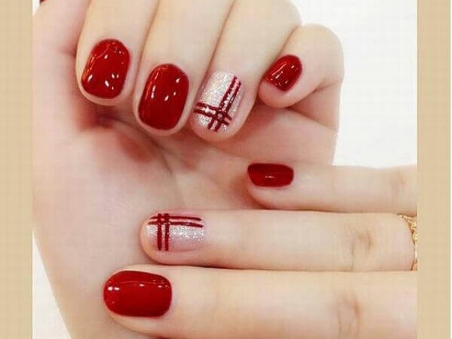 Những mẫu nail đơn giản thường dễ giữ gìn và chăm sóc.