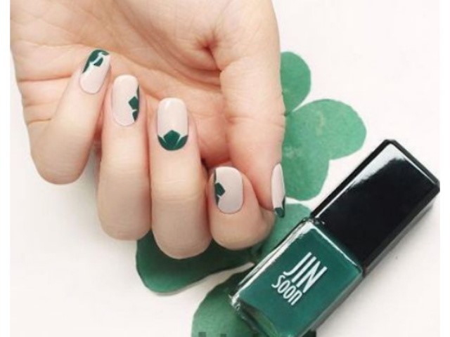 Mẫu nail đơn giản nhẹ nhàng