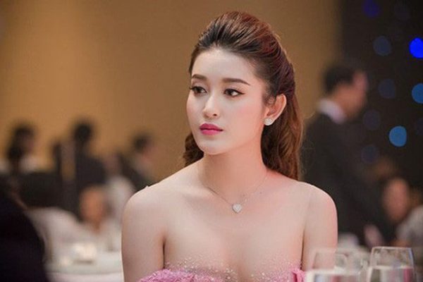 Mặc Kệ Năm Tuổi, Những Ngôi Sao Nữ Này Hứa Hẹn Vẫn Sẽ Bùng Nổ Trong 2019 6 Huyền My