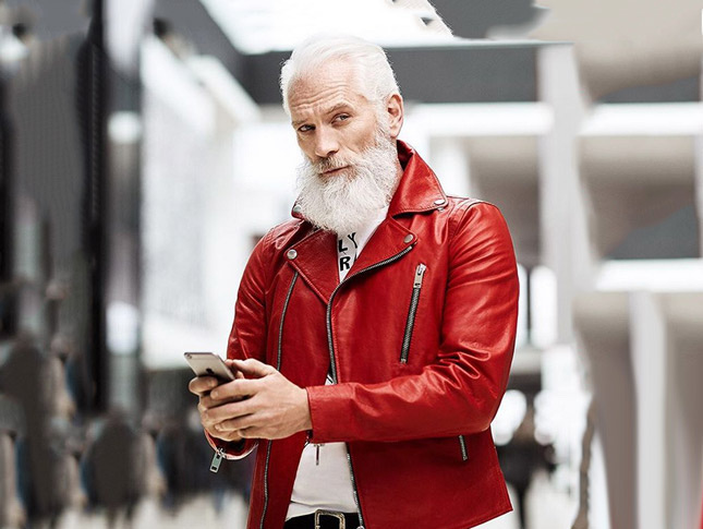 NHỮNG ÔNG GIÀ NOEL NÀY SẼ “SƯỞI NÓNG” MỌI MÙA GIÁNG SINH DÙ LÀ LẠNH LẼO NHẤT 2 Paul Mason Santa