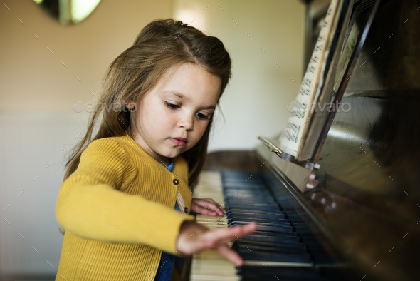 Tập trung lắng nghe các cường độ của nốt nhạc để hiểu được bản piano nhanh hơn