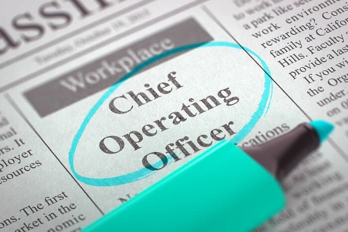 1 Chief Operating Officer la giam doc dieu hanh