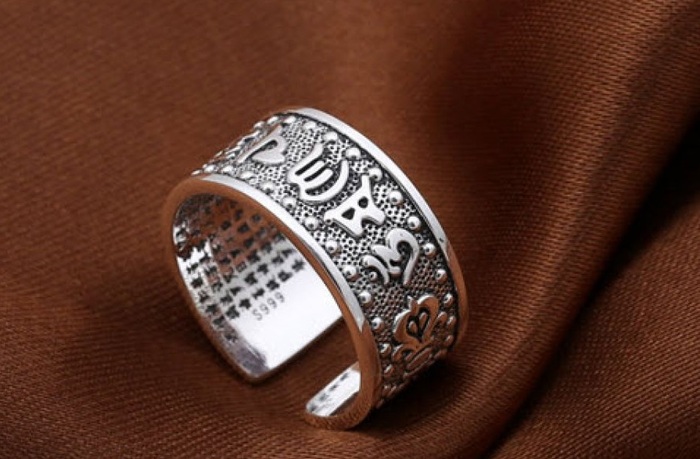 9 Loại Trang Sức Tâm Linh Được Tin Dùng Nhiều Nhất 7 Chiếc nhẫn đơn giản này dành cho tất cả mọi người