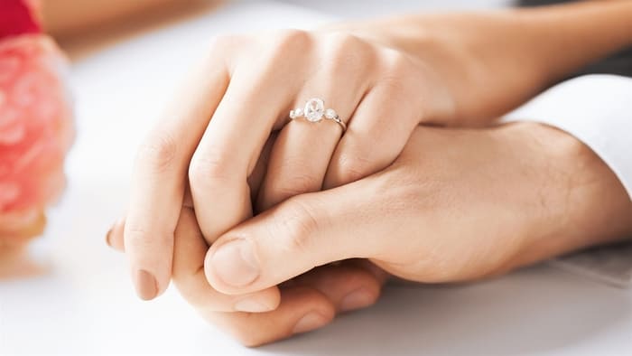 Nên Đeo Nhẫn Phong Thuỷ Ngón Nào Tốt Nhất? 6 nên đeo nhẫn phong thuỷ ngón nào